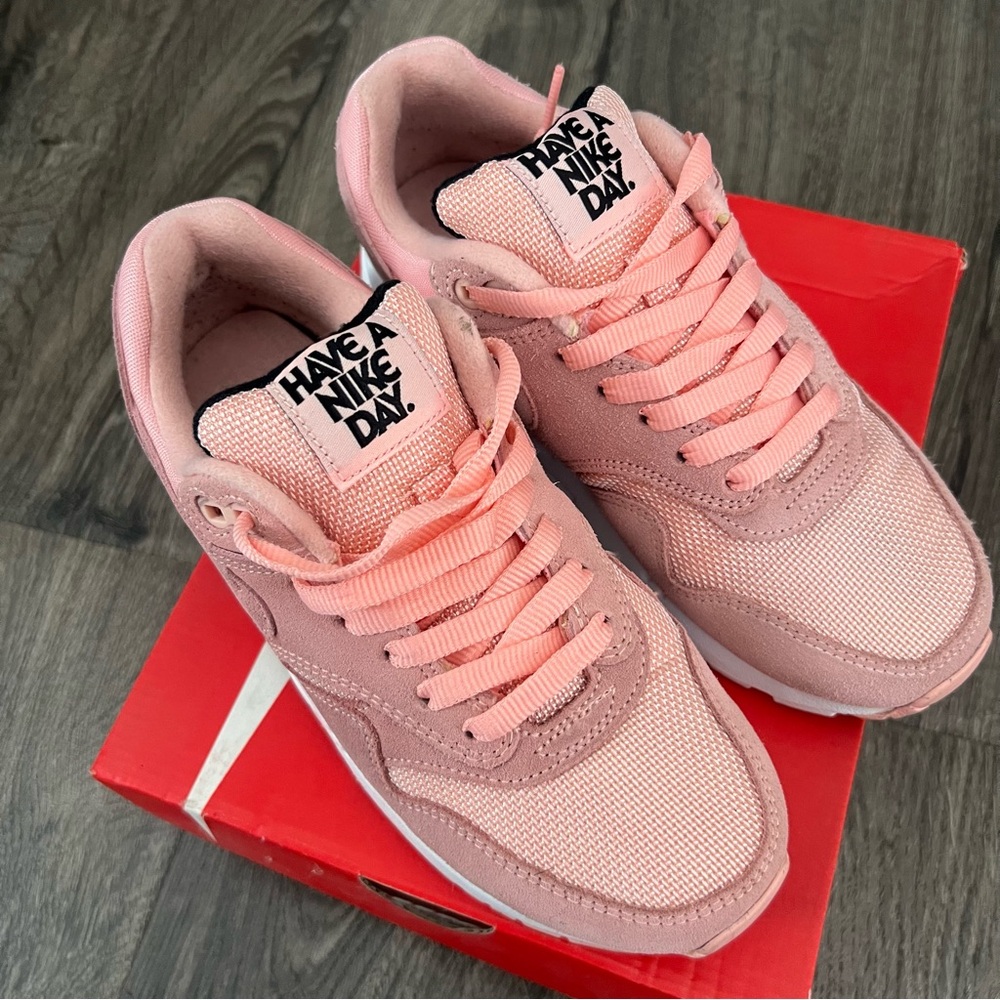 Nike Air Max 1 Nike Day Sneakers 4.5Y